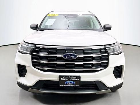 Used 2025 Ford Explorer Active image 2