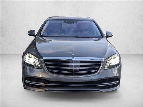 Used 2019 Mercedes-Benz S 560 Sedan image 2