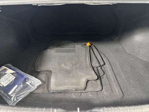 Certified 2025 Hyundai Elantra SE image 25