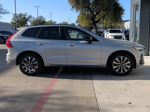 Used 2025 Volvo XC60 B5 Plus w/ Climate Package image 10