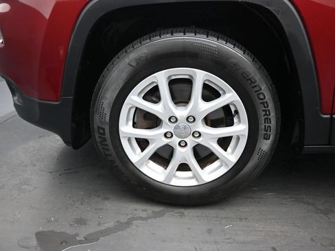 Used 2014 Jeep Cherokee Sport w/ Cold Weather Group AWD/4WD image 50