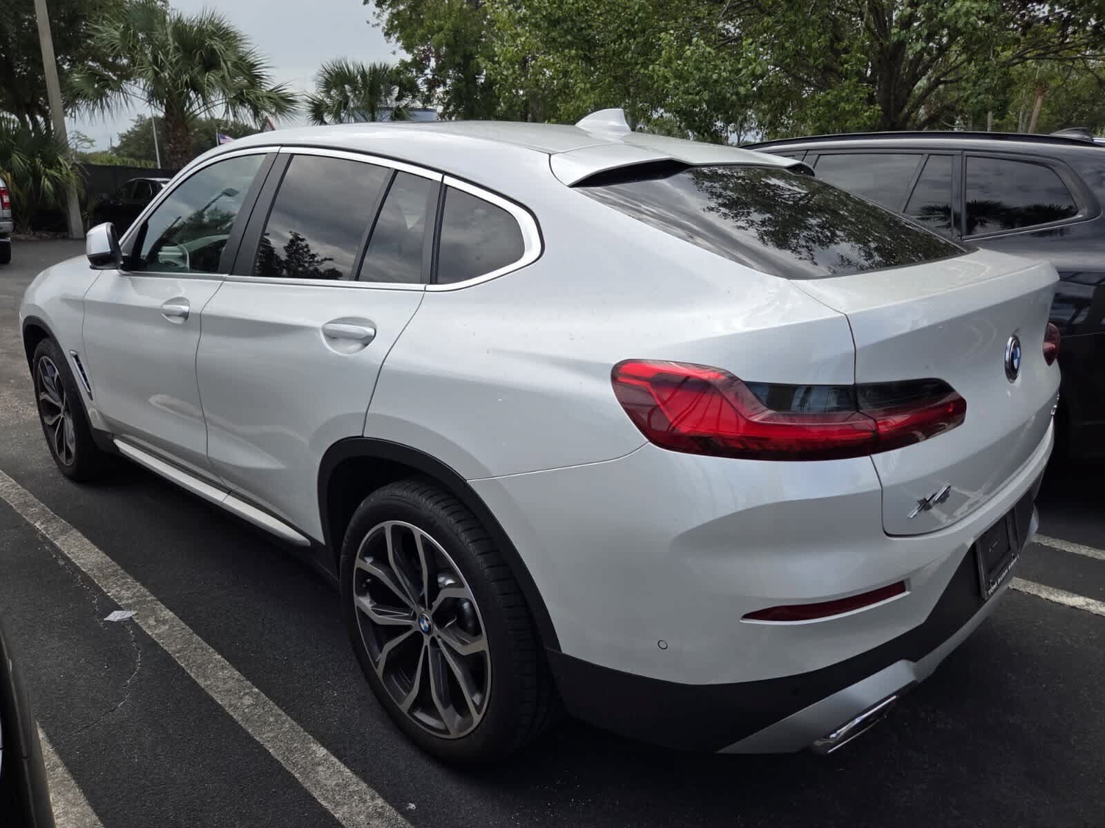 Used 2025 BMW X4 xDrive30i w/ Premium Package AWD/4WD image 3
