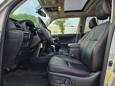 Used 2017 Toyota 4Runner TRD Off-Road Premium AWD/4WD image 16