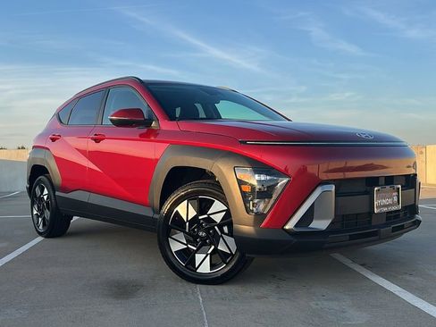 Certified 2025 Hyundai Kona SEL image 5