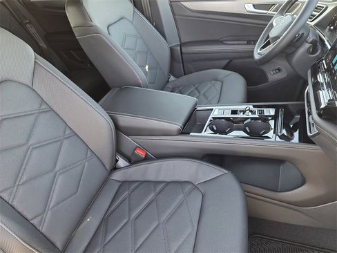 New 2026 Volkswagen Atlas Cross Sport SE image 11