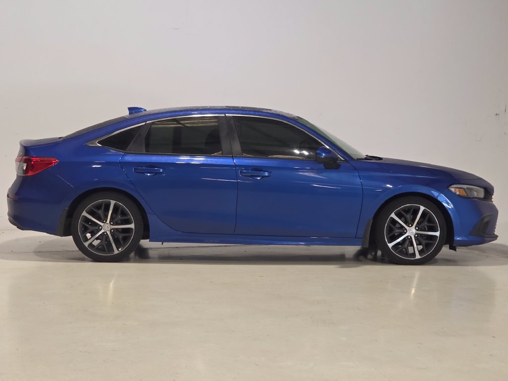 Used 2022 Honda Civic Touring image 4