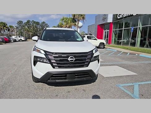 New 2026 Nissan Rogue SV FWD image 17