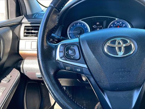 Used 2016 Toyota Camry XLE image 16