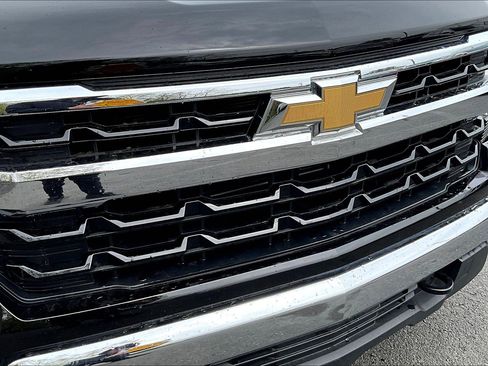 Used 2023 Chevrolet Silverado 1500 LT AWD/4WD image 24
