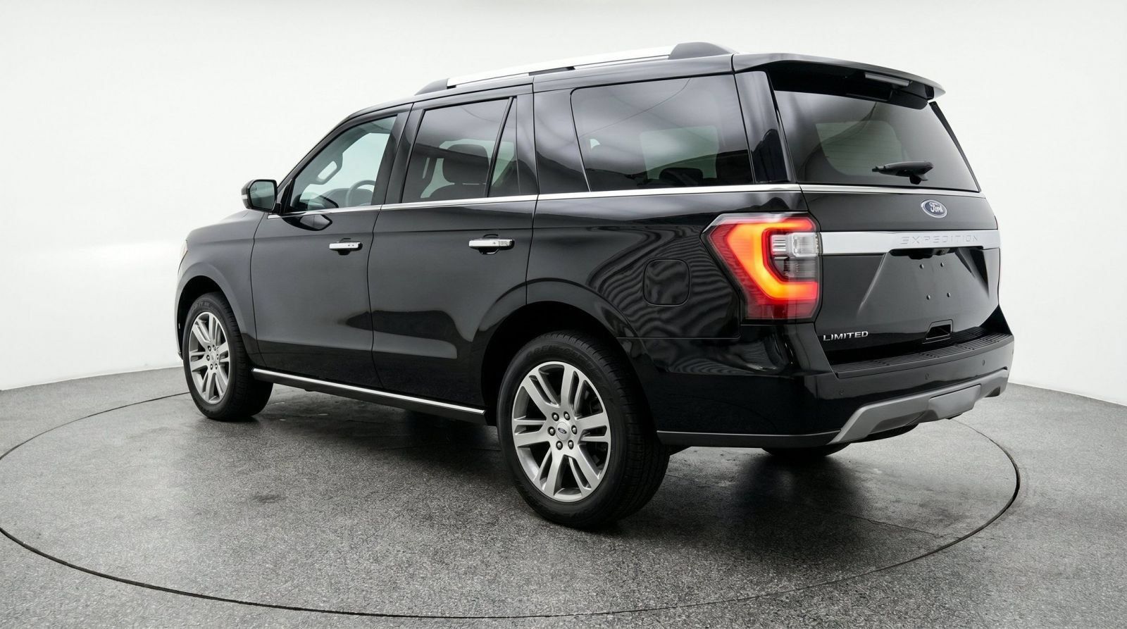 Used 2024 Ford Expedition Limited RWD image 9