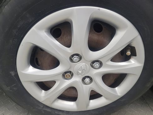 Used 2014 Hyundai Accent GS image 31