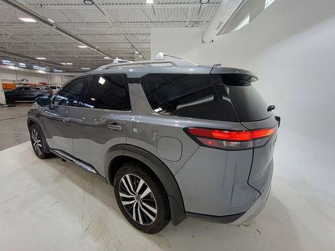 Used 2023 Nissan Pathfinder Platinum image 5