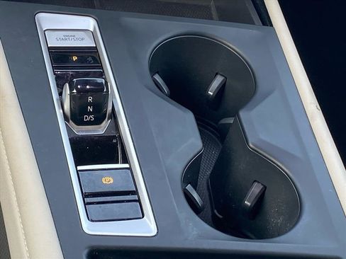 Certified 2024 Volkswagen Atlas SE image 9