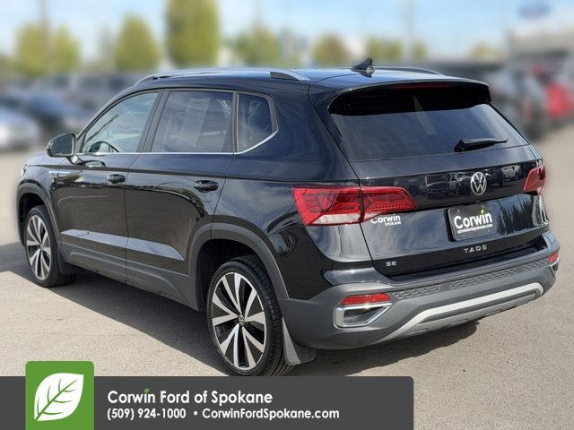 Used 2024 Volkswagen Taos SE w/ Panoramic Sunroof Package FWD image 16