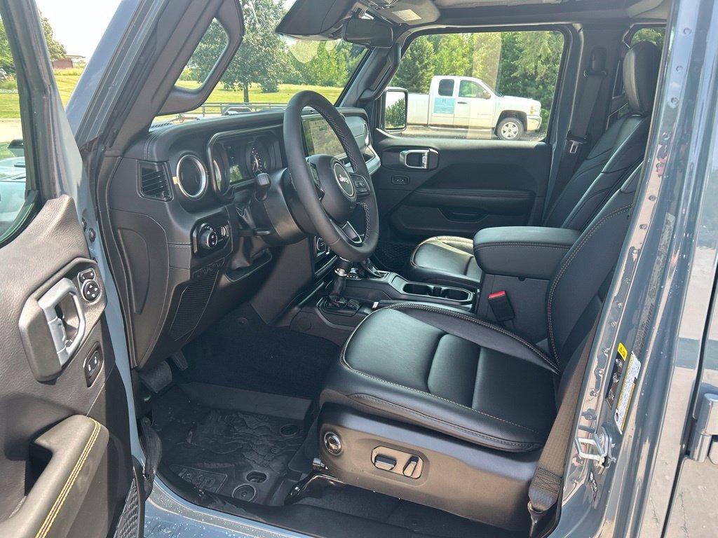 Used 2026 Jeep Gladiator Sport AWD/4WD image 16