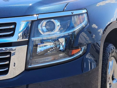 Used 2019 Chevrolet Suburban Premier AWD/4WD image 7