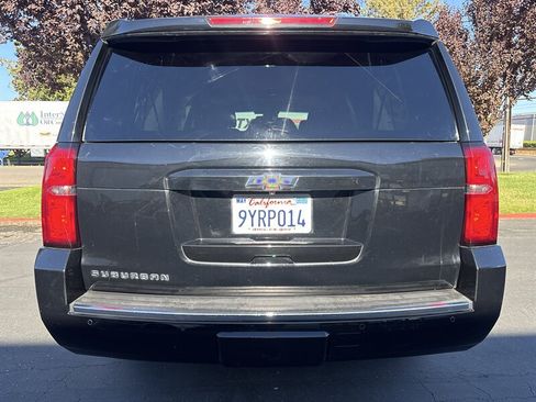 Used 2015 Chevrolet Suburban LTZ RWD image 9