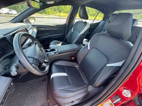 Used 2025 Toyota Camry SE w/ Multimedia Upgrade Package AWD/4WD image 13