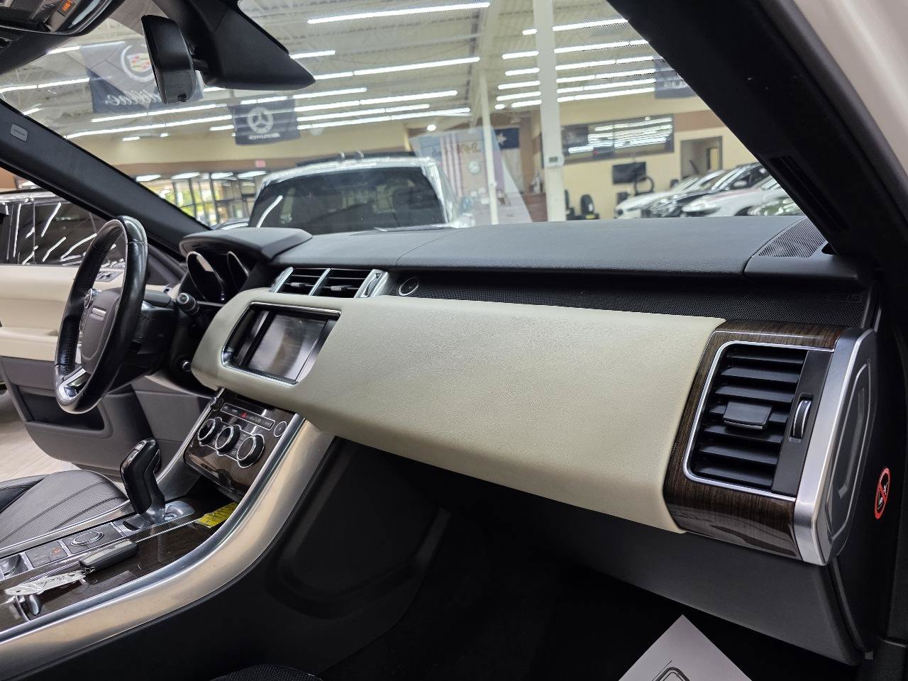 Used 2015 Land Rover Range Rover Sport HSE AWD/4WD image 23