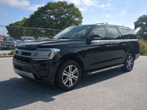 Certified 2024 Ford Expedition Max XLT RWD image 6