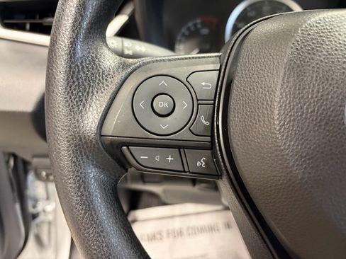 Used 2022 Toyota Corolla LE FWD image 11