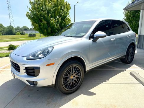 Used 2018 Porsche Cayenne Platinum Edition AWD/4WD image 4