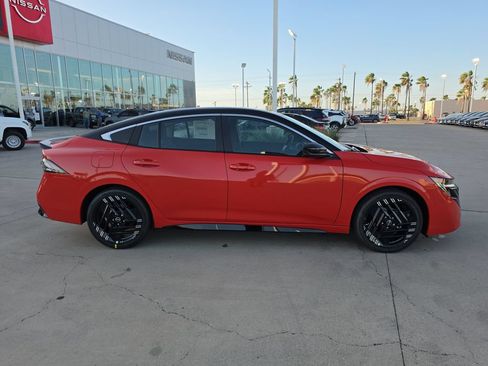 New 2026 Nissan Sentra SR w/ Floor Mat Package FWD image 8