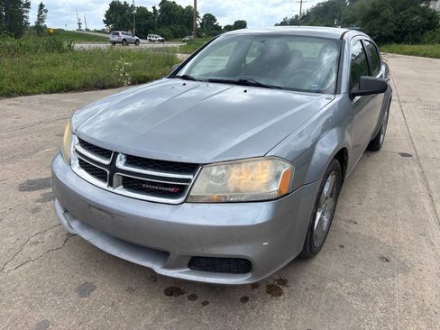 Used 2013 Dodge Avenger SE FWD image 2