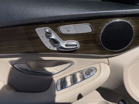 Used 2019 Mercedes-Benz C 300 Sedan image 14