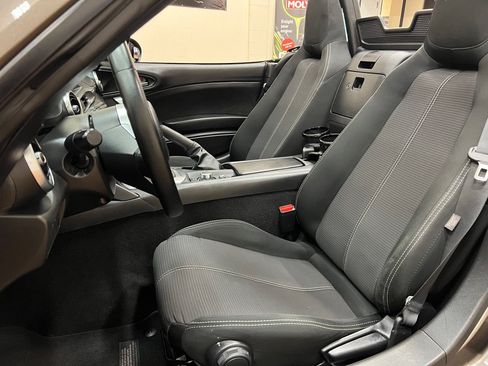Used 2017 FIAT 124 Spider Classica RWD image 27