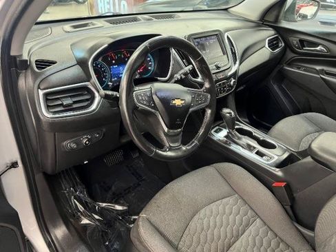 Used 2021 Chevrolet Equinox LT w/ Driver Convenience Package AWD/4WD image 9