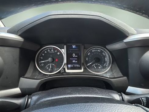 Used 2021 Toyota Tacoma SR5 AWD/4WD image 15
