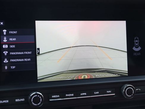 Used 2021 Porsche Macan S image 10