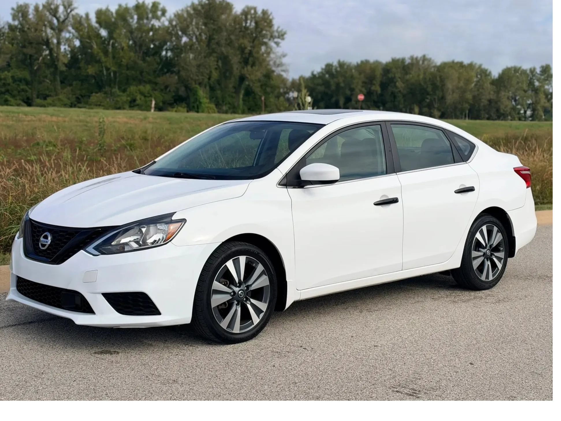 Used 2019 Nissan Sentra SV w/ Special Edition Package FWD image 1