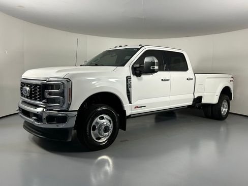 Used 2024 Ford F350 Lariat w/ Lariat Ultimate Package image 3