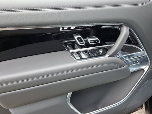New 2025 Land Rover Range Rover SE image 10