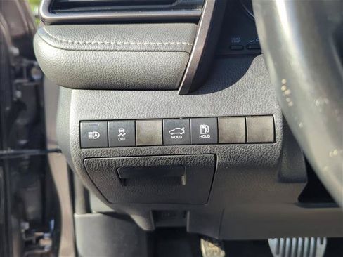 Used 2021 Toyota Camry SE FWD image 16