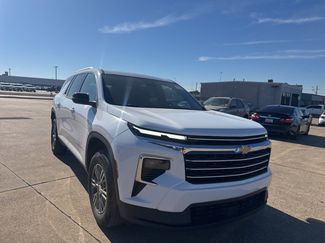 Used 2025 Chevrolet Traverse LT video 2