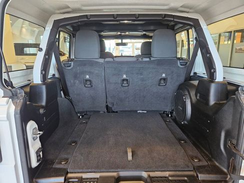 Used 2019 Jeep Wrangler Unlimited Sahara w/ Uconnect 4C Nav & Sound Group image 31