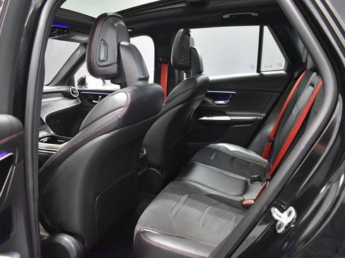 Used 2025 Mercedes-Benz GLC 43 AMG 4MATIC image 35