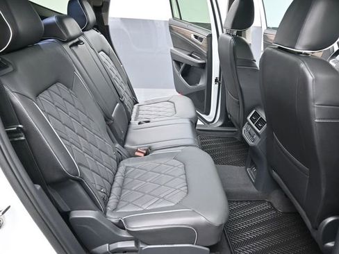 Used 2024 Volkswagen Atlas SEL Premium R-Line image 29