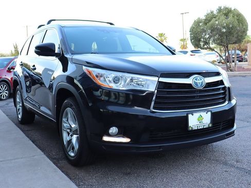 Used 2016 Toyota Highlander Limited Platinum AWD/4WD image 18