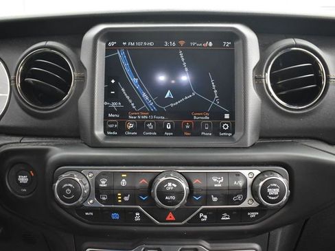 Used 2021 Jeep Wrangler Unlimited Sahara image 12