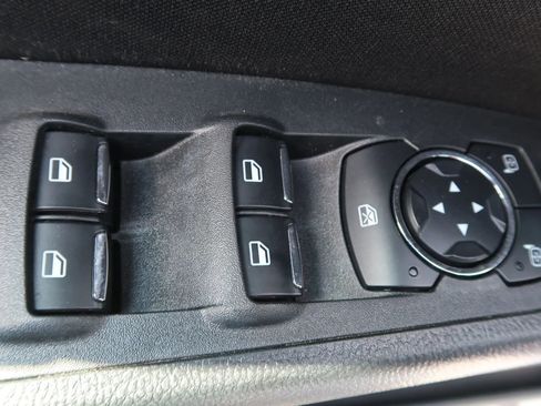 Used 2019 Ford Fusion SE FWD image 27