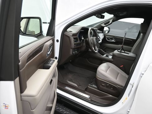 Used 2024 Chevrolet Tahoe Z71 AWD/4WD image 14