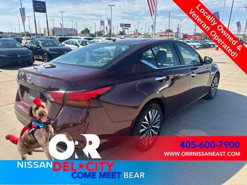 Used 2025 Nissan Altima 2.5 SV FWD image 5