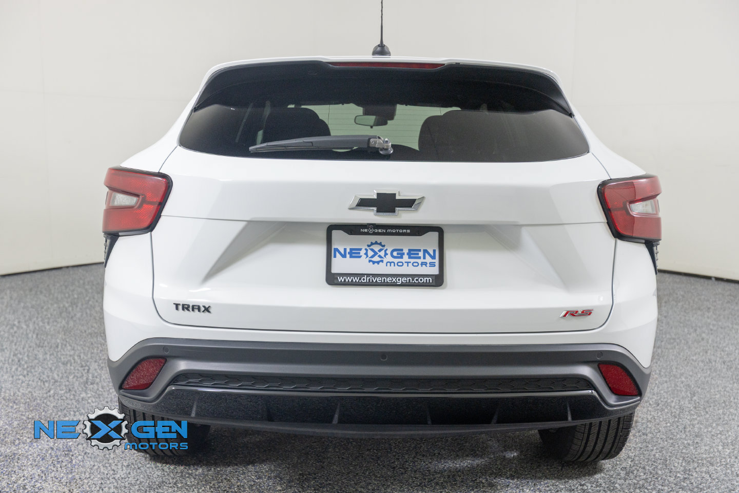 Used 2025 Chevrolet Trax RS w/ Driver Confidence Package FWD image 33