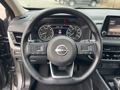 Used 2024 Nissan Rogue SV image 15