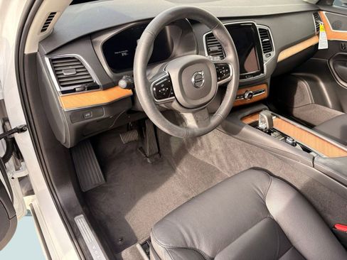 Certified 2024 Volvo XC90 B5 Plus w/ Protection Package Premier image 4