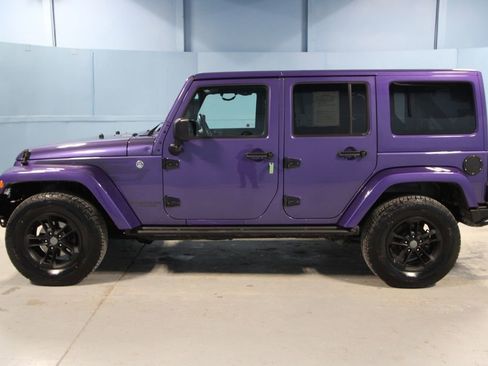 Used 2017 Jeep Wrangler Unlimited Sahara image 24